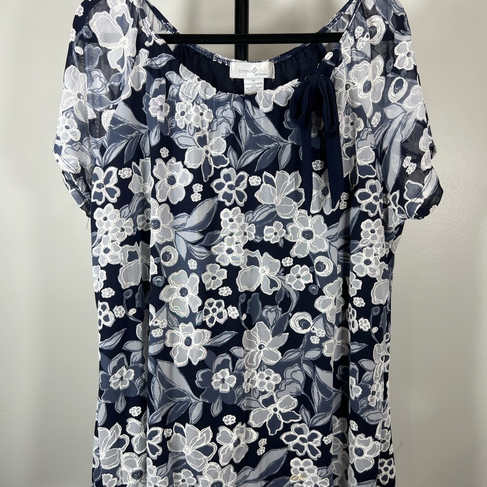 Emma & Olive Navy and White Floral Blouse